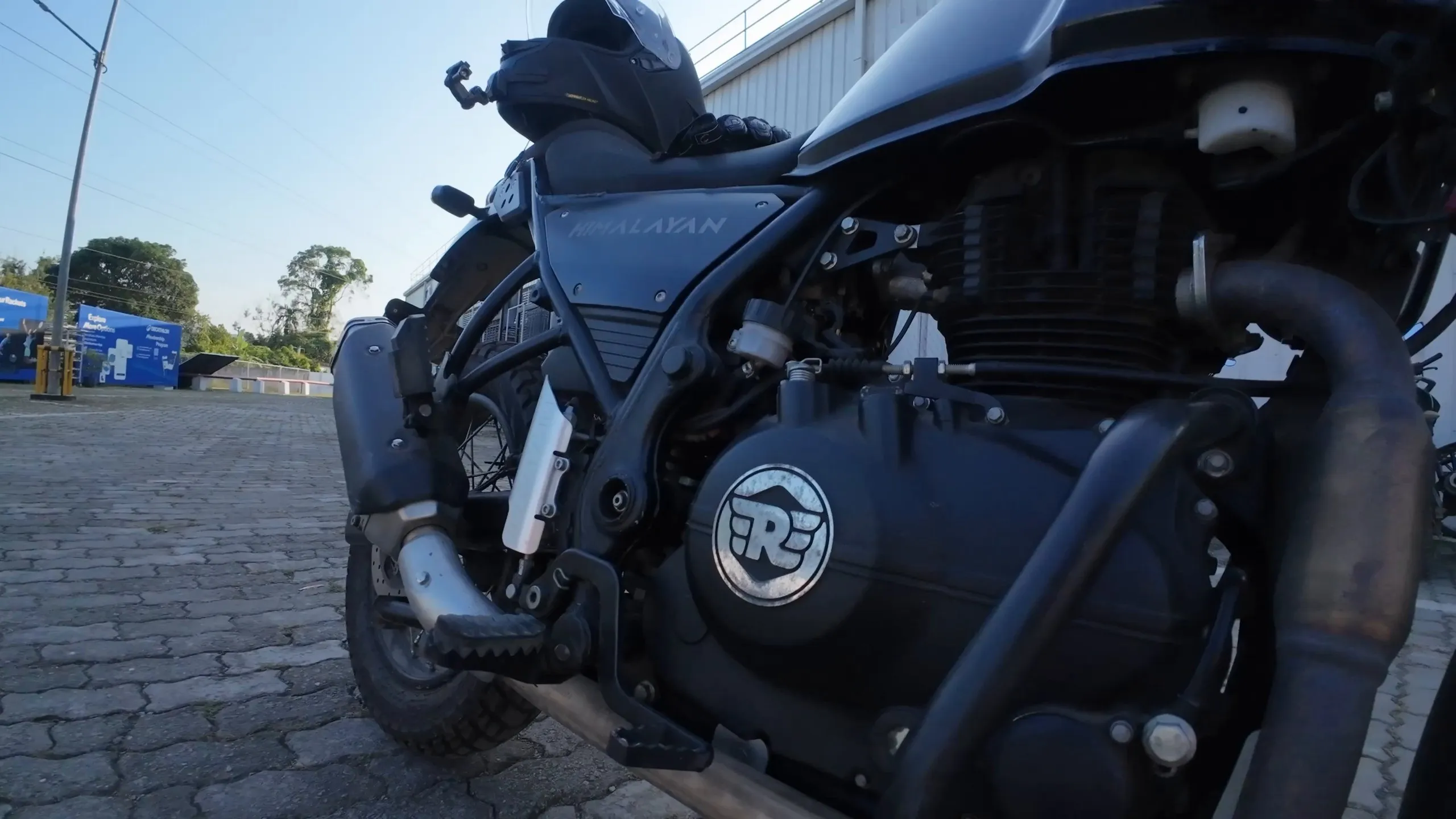 Close-up of the 440 engine and Powerrage exhaust