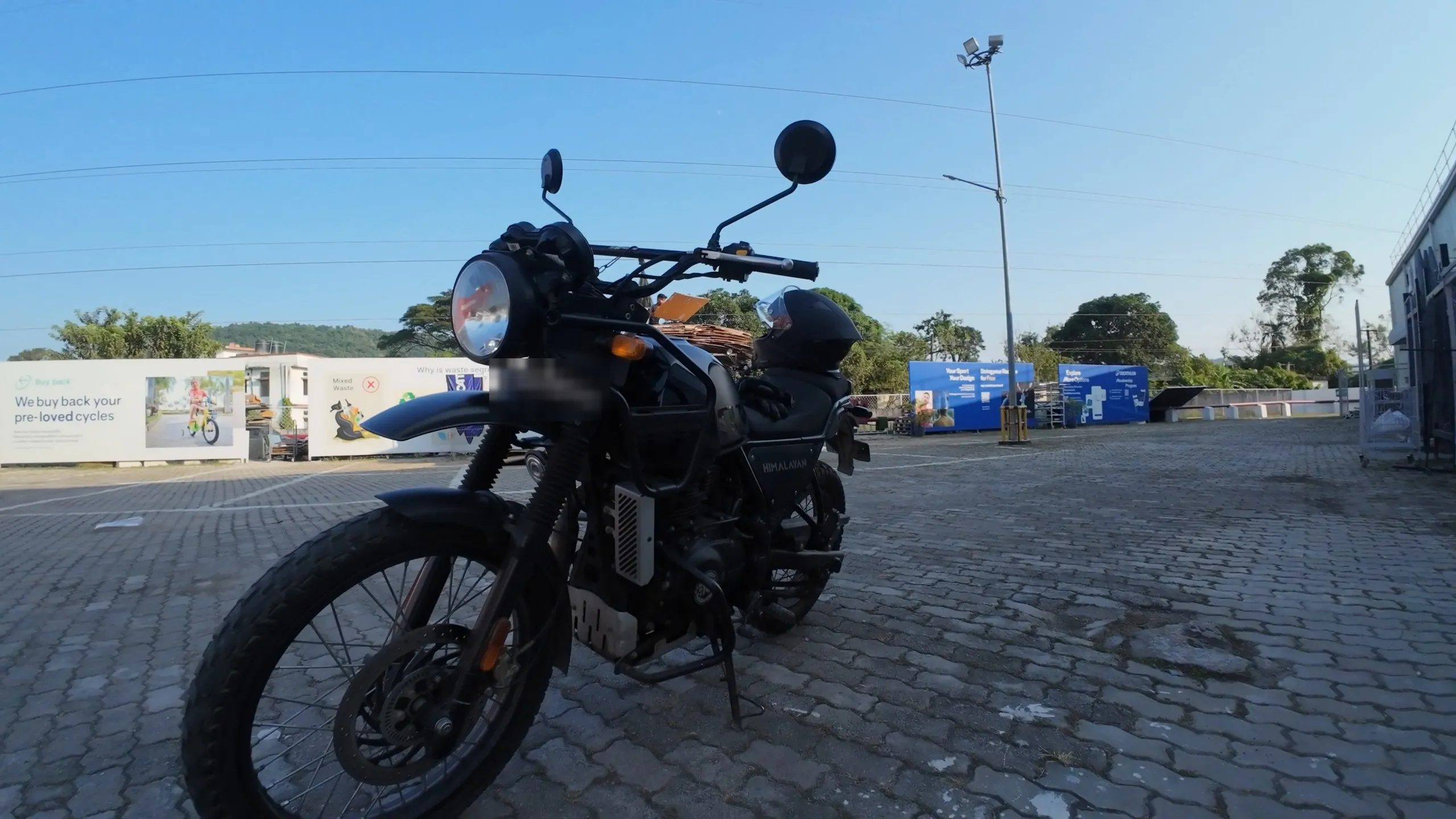 Himalati from the front left, wide handlebar and round headlight